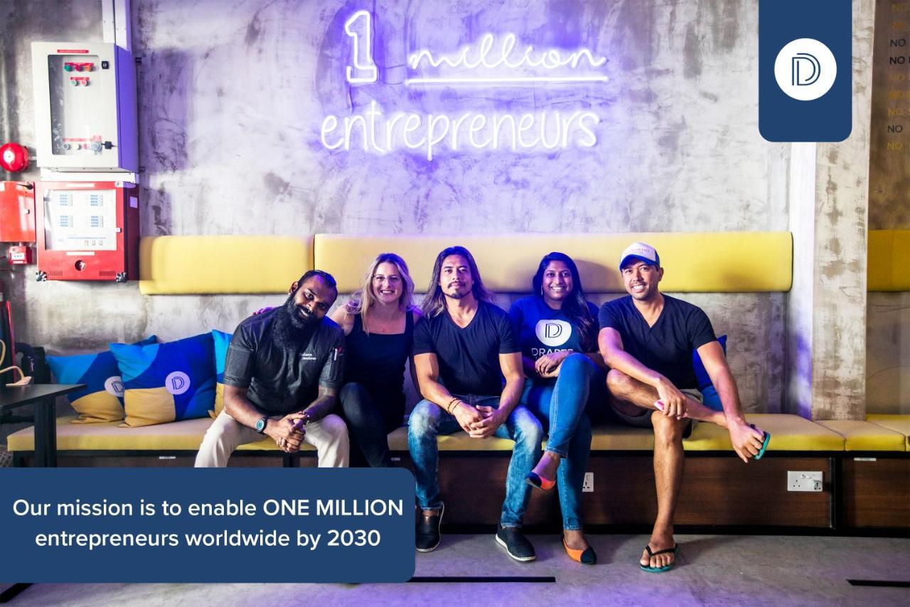 Kapselhotel Draper Startup House For Entrepreneurs *