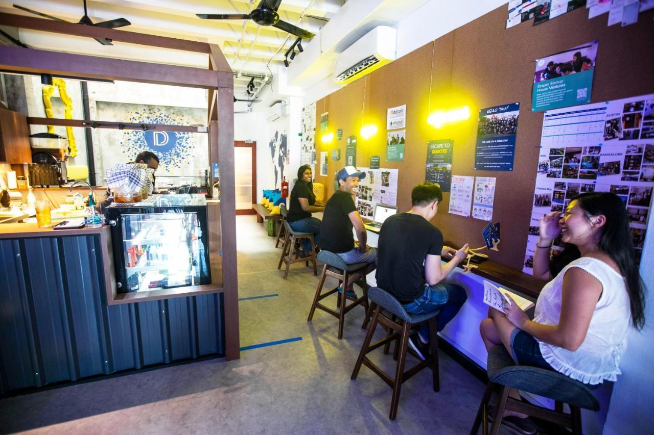 Draper Startup House For Entrepreneurs Kapselhotel *